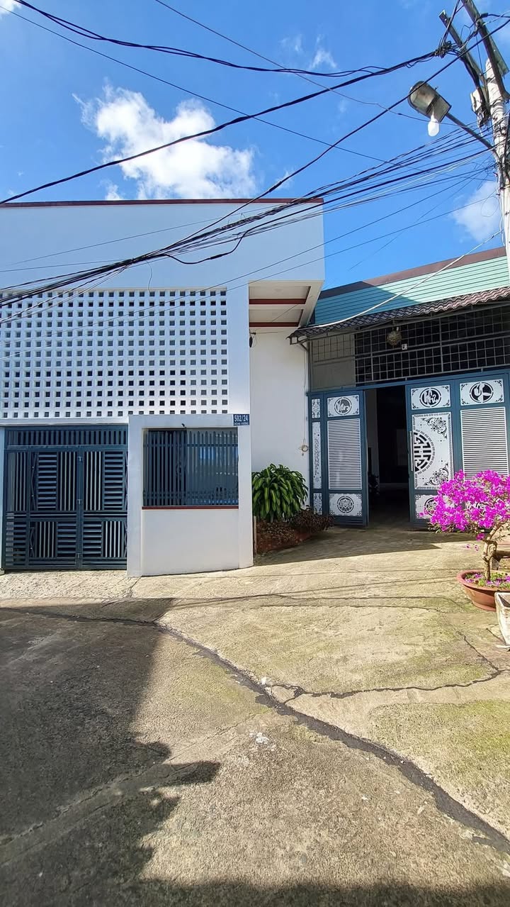 Nhà phố tại trung tâm Pleiku 500m² giá chỉ 3 tỷ - Không thể bỏ lỡ!