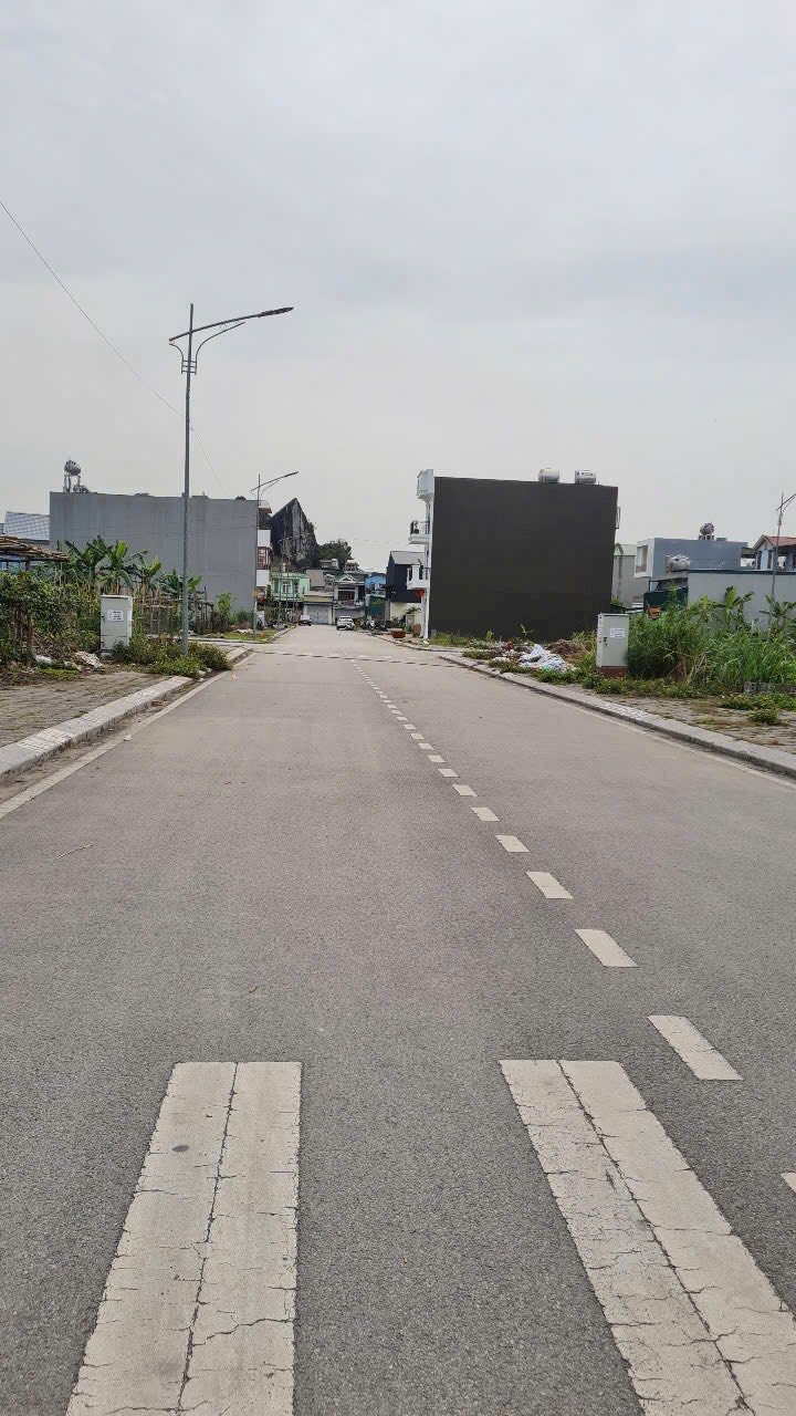 Đất ông Hội Cẩm Phả 80m² giá 2 tỷ - Sổ đỏ chính chủ, vị trí đắc địa!
