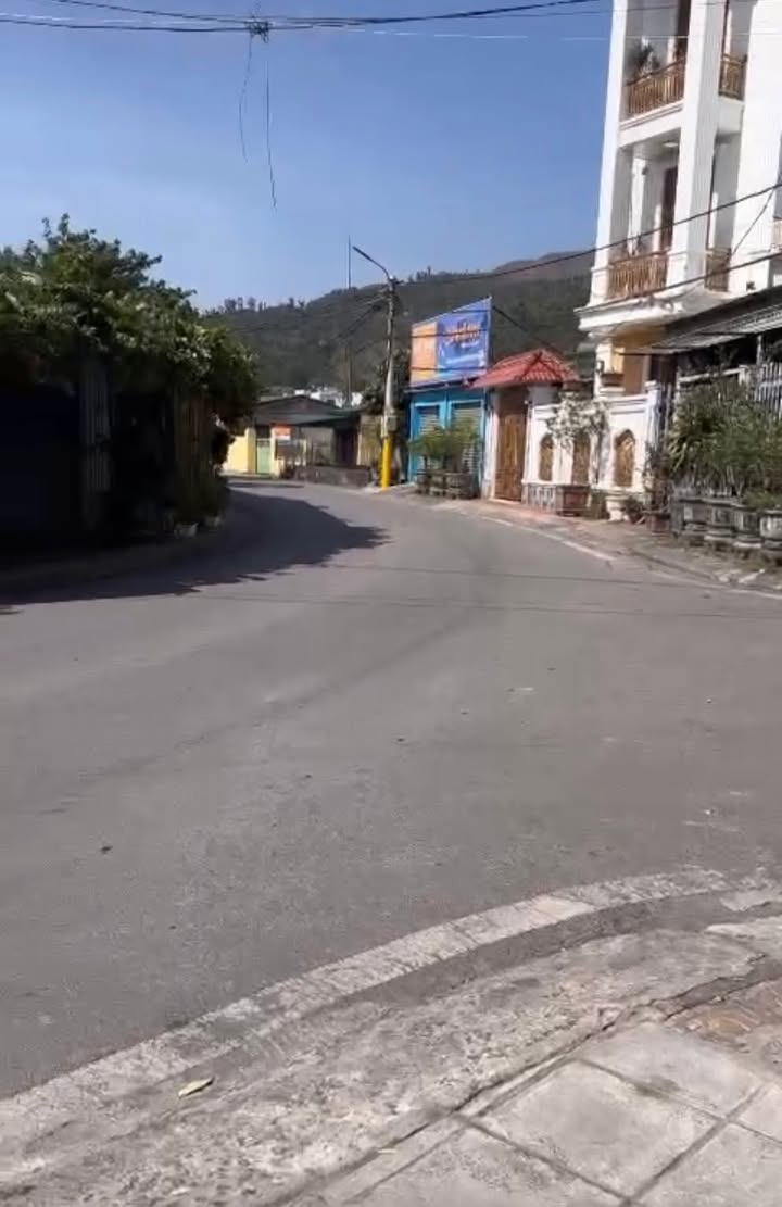 Bán đất Cẩm Sơn, Cẩm Phả 80m² giá 1 tỷ - Đường rộng 6.3m, ô tô tránh nhau!