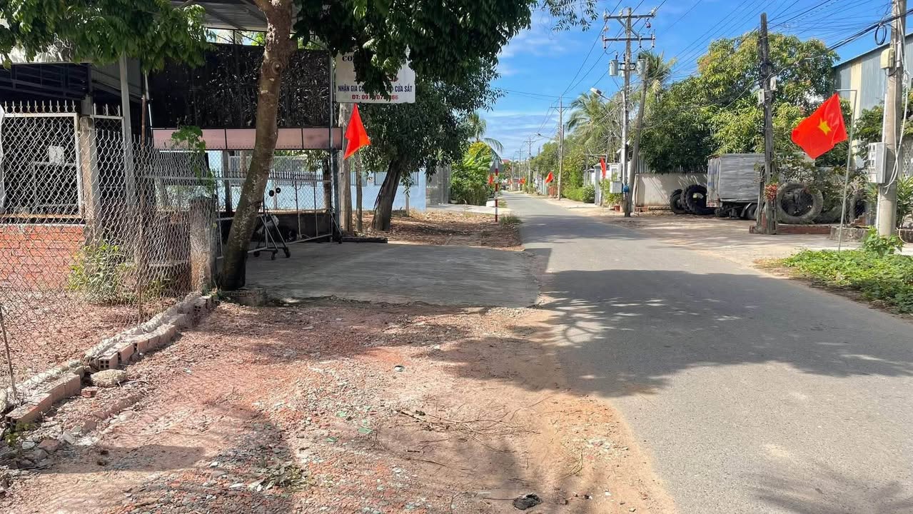 Mặt tiền đường Nguyễn Văn Tốt Tây Ninh 198m² giá 1.8 tỷ - Cơ hội đầu tư tuyệt vời!