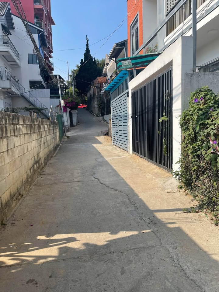 Đất hẻm Ngô Quyền, phường 6 Đà Lạt 83m² giá 5.5 tỷ - Sổ riêng xây dựng!