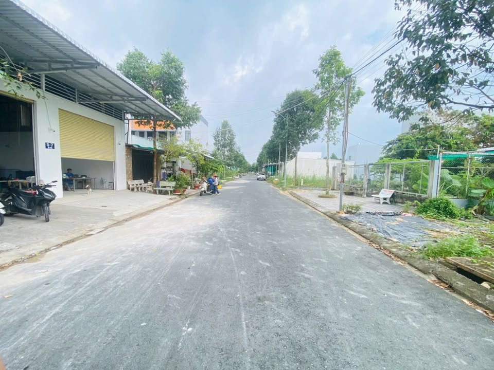 Đất nền hẻm hông 4m, đường D16, Cần Thơ - Diện tích 81m², giá 2.4 tỷ - Thương lượng ngay!