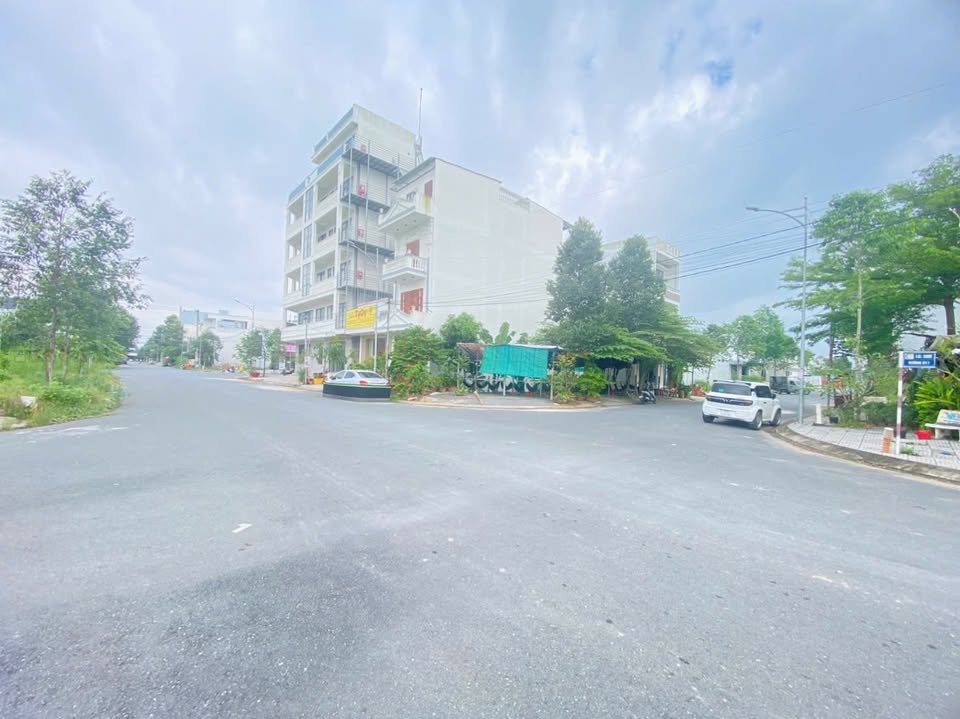 Đất nền góc 2 mặt tiền đường D17 & D35 - Khu Hồng Loan 6A, 96m² giá 3.327 tỷ - Cơ hội đầu tư hấp dẫn!