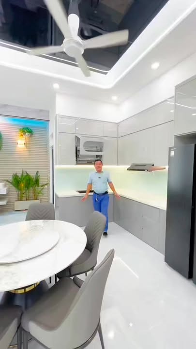 Nhà 3 tầng mặt tiền đường nhựa 18m, 74m² giá 5.99 tỷ - Sẵn sàng ở ngay!