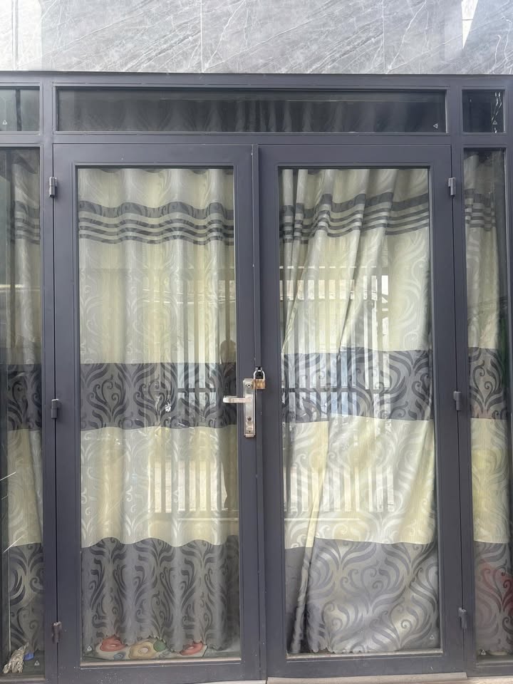 Nhà mặt tiền hẻm 233 Nguyễn Văn Cừ 50m² giá 4 triệu - Phù hợp kinh doanh tiệm tóc, spa!