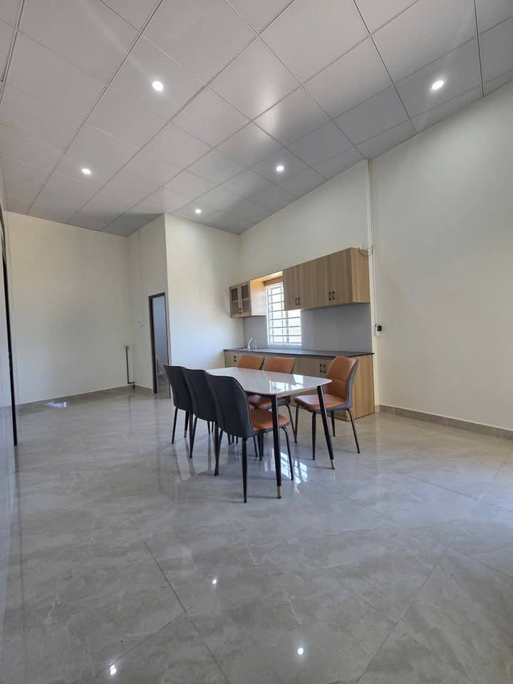 Nhà riêng Phường 5 Đà Lạt 100m² giá 1.9 tỷ - Nhà kiên cố, nội thất đầy đủ!