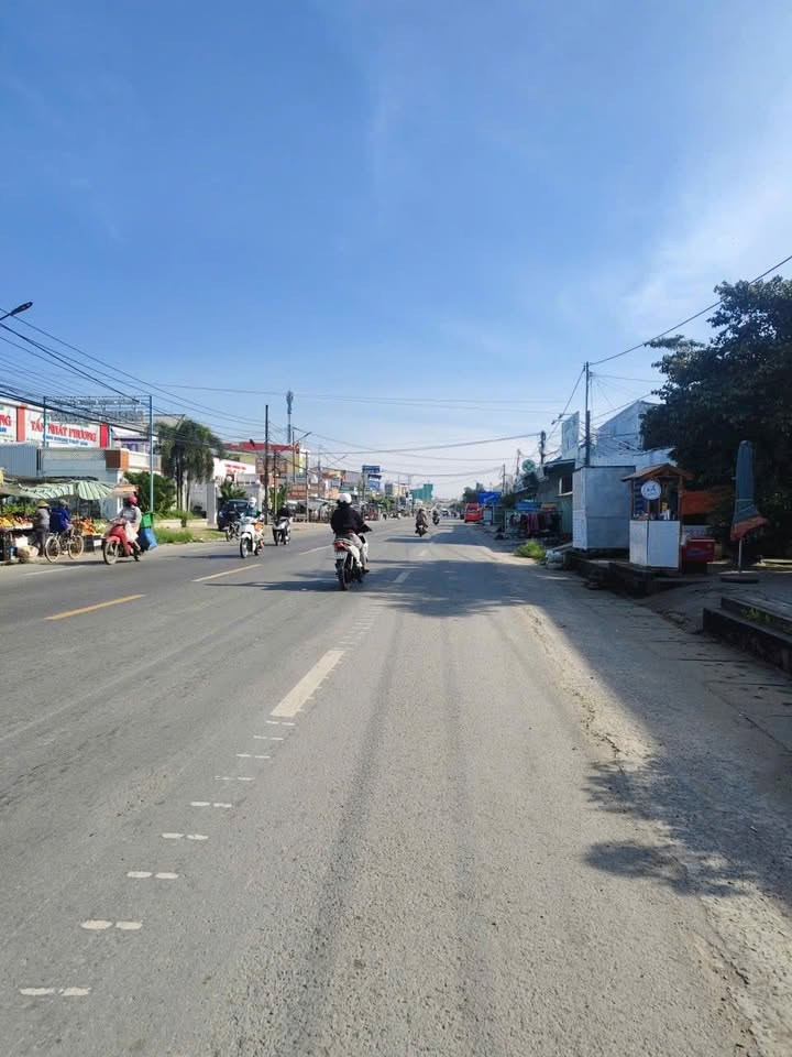 Nhà kho kinh doanh mặt tiền QL1A, Thạnh Phú, 750m² giá 600 triệu - Cơ hội đầu tư tuyệt vời!