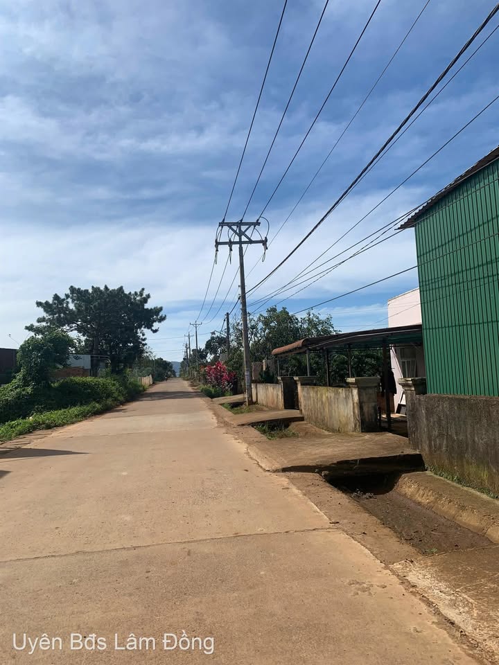 Đất nền Đạ Ròn 500m² giá 1.3 tỷ - Sổ riêng chính chủ ngay mặt đường!