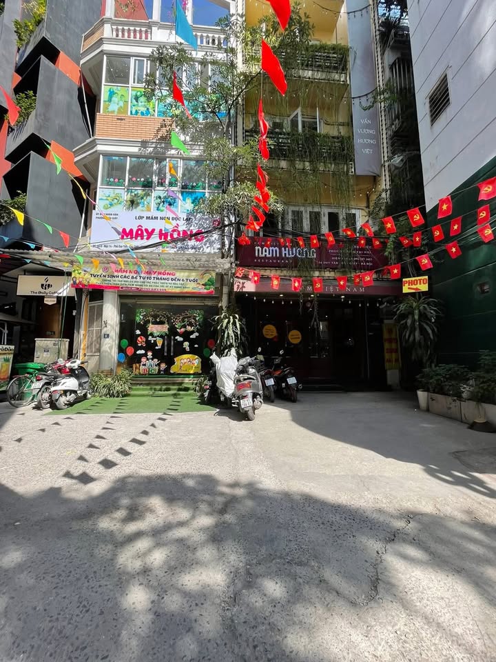 FrontHouse Cầu Giấy 60m² giá thỏa thuận - Vị trí đắc địa, 2 mặt ngõ!