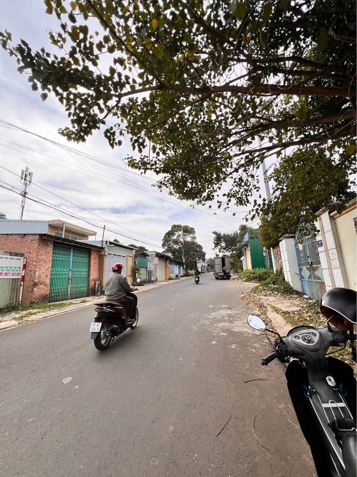 Nhà mặt đường Hoàng Quốc Việt, Pleiku 105m² giá 2.75 tỷ - Vị trí trung tâm tiện ích đầy đủ!