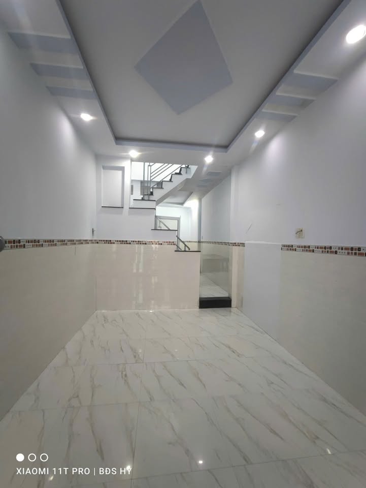 Nhà 2 Tầng Hiệp Bình Chánh Thủ Đức 42m² giá 4.3 tỷ - Sổ hồng hoàn công, thương lượng tốt!