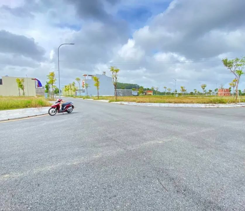 Đất nền góc đẹp tại khu dân cư 577 Quảng Ngãi 167.5m² giá 2.345 tỷ - Sổ hồng riêng chính chủ!