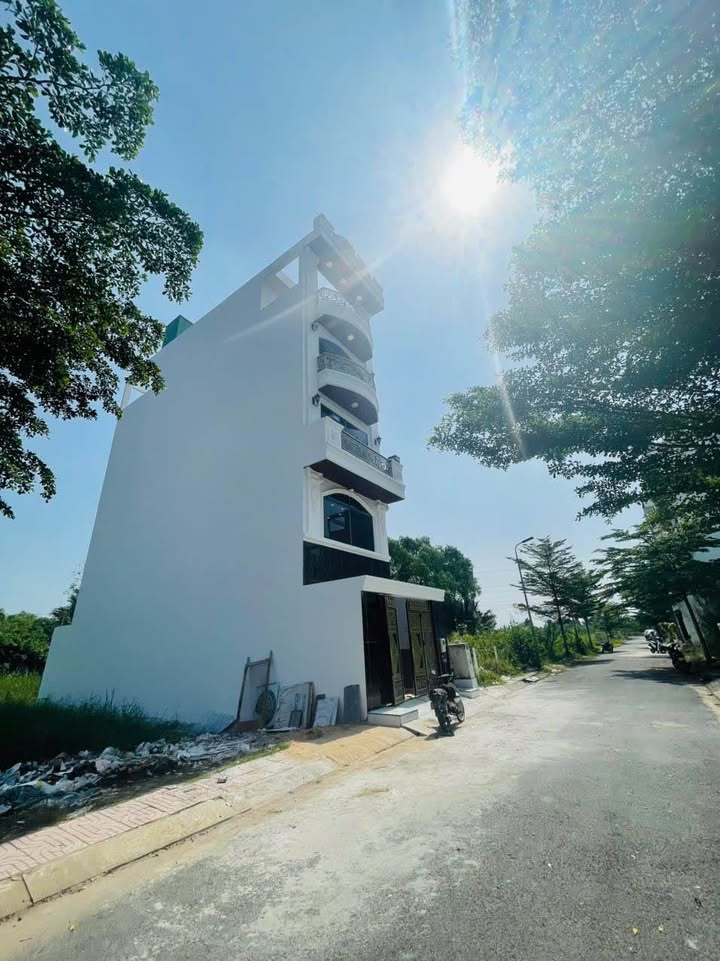 Nhà 5 tầng KDC 1181 Sài Gòn South, Lê Văn Lương, 95m² - Thiết kế hiện đại, thang máy, full nội thất!