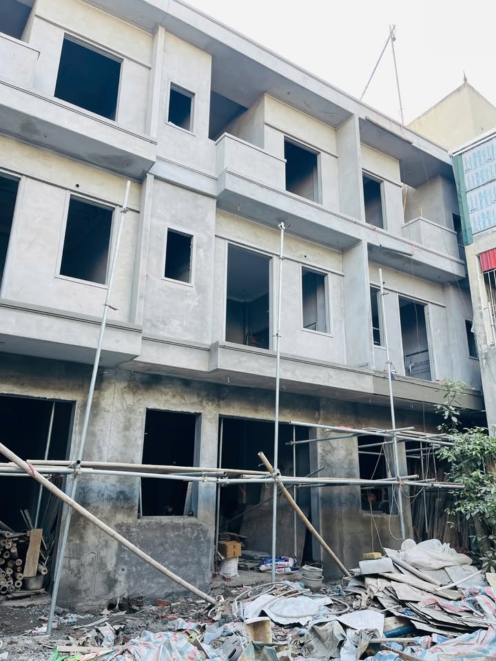 Nhà 3 tầng phường Tiền Phong, Thái Bình 44m² giá 2.1 tỷ - Ô tô tránh nhau cách nhà 5m!