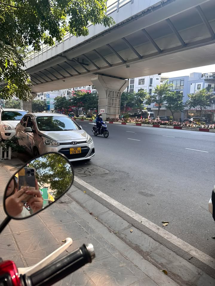 Nhà mặt phố Minh Khai, 38m² giá 21 tỷ - Kinh doanh đỉnh cao!