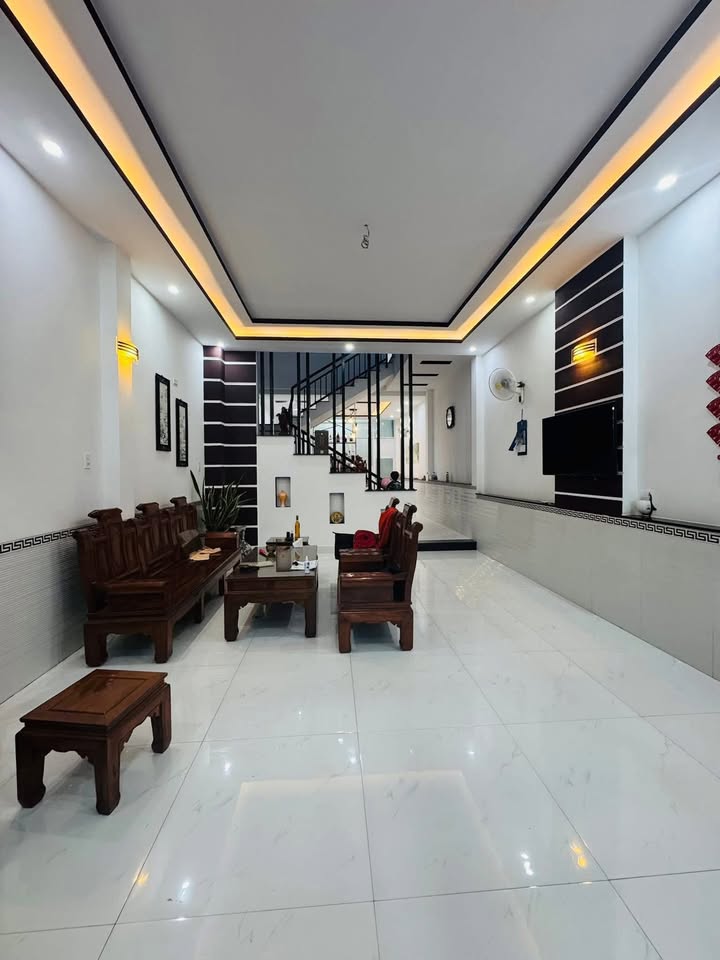 Nhà đẹp 4 tầng tại Lê Thanh Nghị, Quy Nhơn 95m² giá 5 tỷ - Đầu tư sinh lời ngay!
