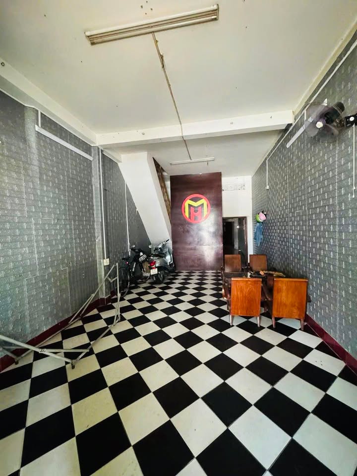 Nhà mặt tiền Lý Thường Kiệt, Quy Nhơn 130m² giá 11 tỷ - Kinh doanh sầm uất!