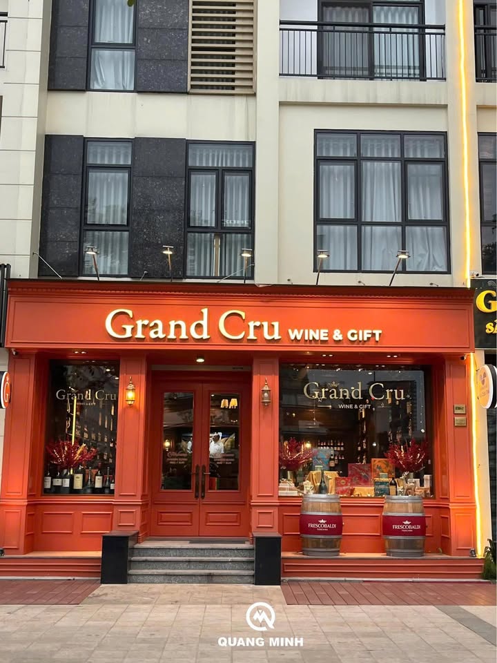 Nhà phố Hàng Bè, Hoàn Kiếm 70m² giá 115 triệu - Cơ hội kinh doanh tuyệt vời!