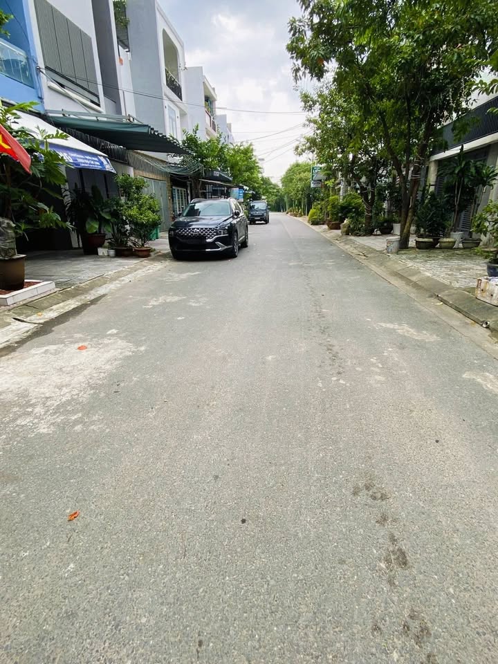 Nhà 3 tầng mặt tiền Bàu Năng 12, Hòa Minh 90m² giá 6.99 tỷ - Kinh doanh thuận lợi!