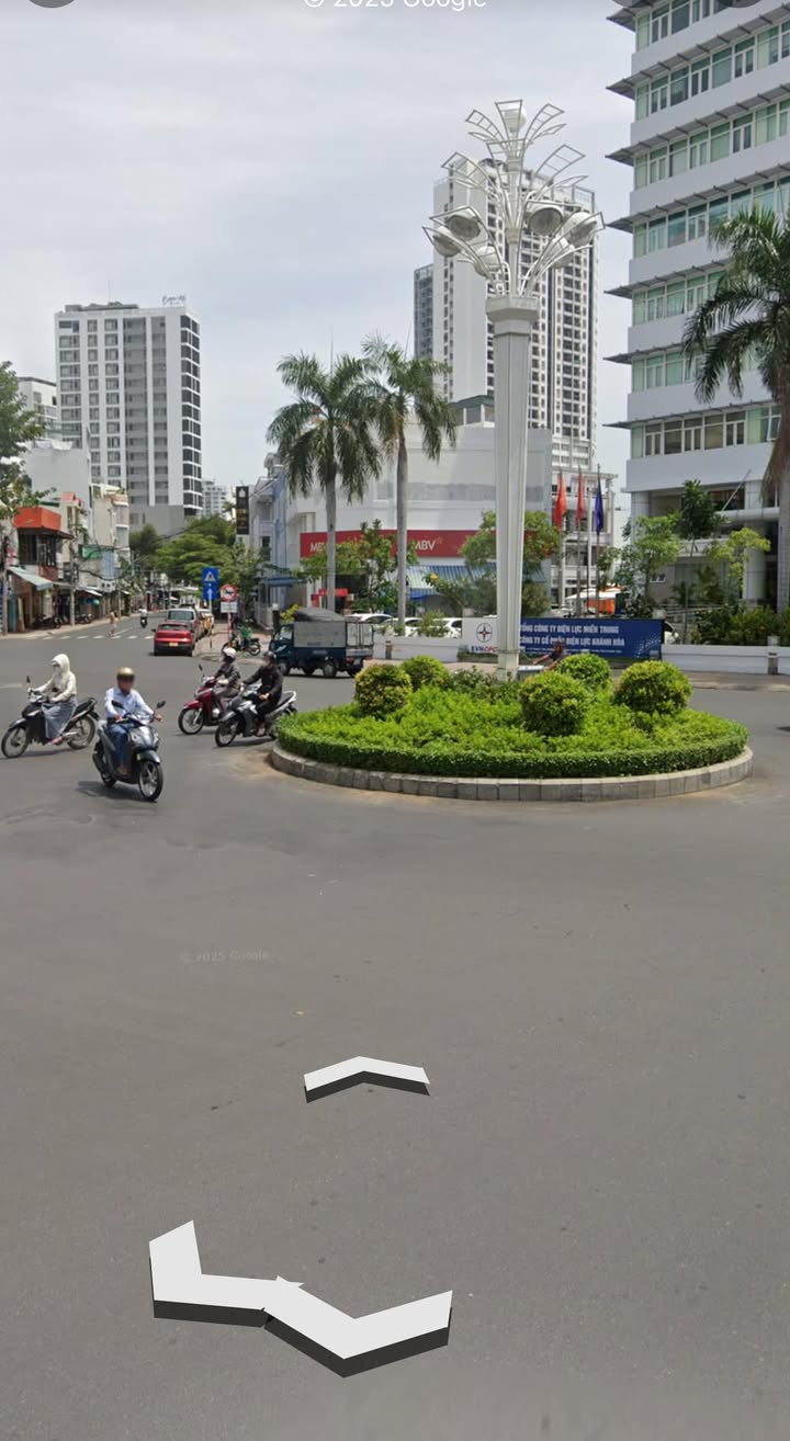 Bán nhà mặt tiền Lê Thánh Tôn 78.4m² giá 20 tỷ - Dòng tiền cho thuê 30 triệu/tháng!