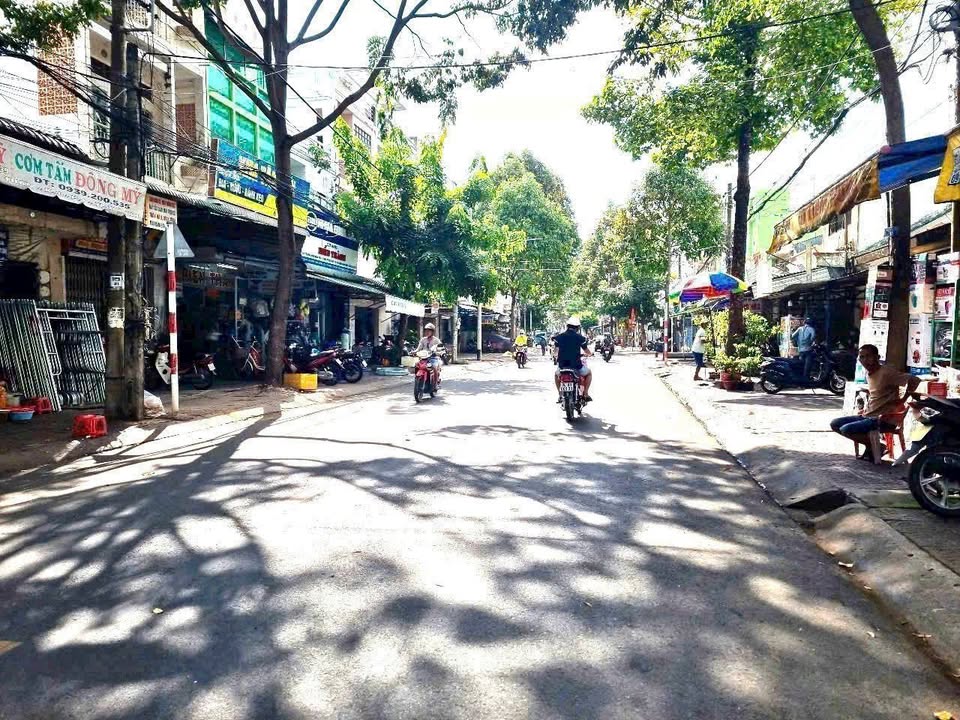 Bán Nhà Mặt Tiền Đường Trần Quốc Tuấn, Trà Vinh 125m² - Kinh doanh tốt, giá thương lượng!