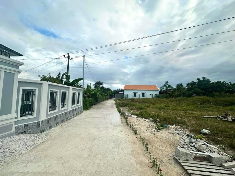 Đất thổ cư Ninh Hòa 216m² giá 590 triệu - Cắt lỗ nhanh, tiện ích xung quanh đầy đủ!