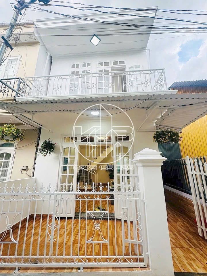 Nhà 2 tầng P.12 Đà Lạt 60m² giá 2.05 tỷ - Vị trí đầu tư lý tưởng gần Hồ Xuân Hương!