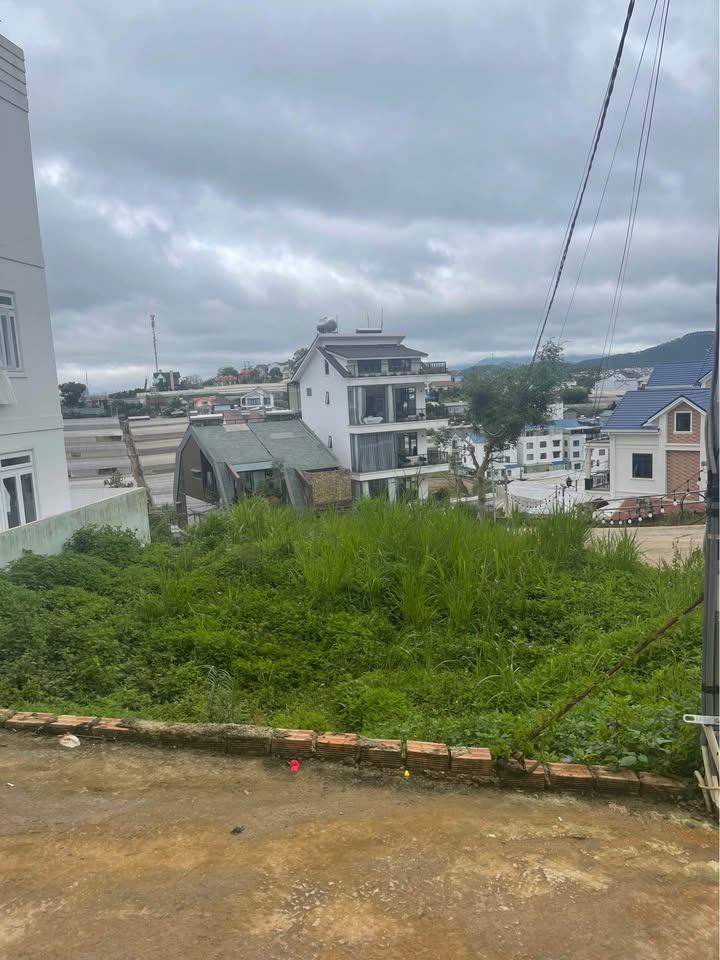 Đất đẹp Trịnh Hoài Đức Đà Lạt 213m² giá 8.5 tỷ - Đầu tư sinh lời lý tưởng!