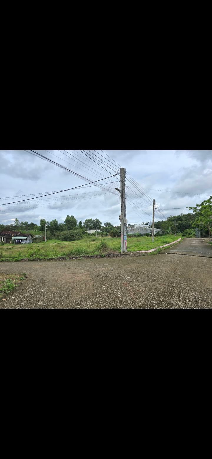 Đất nền góc 3 mặt tiền Tân Phú, 2496m² giá 9 tỷ - Cơ hội đầu tư sinh lời!