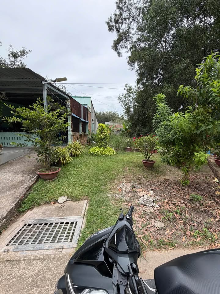 Đất nền Bến Cát 304m² giá 2.35 tỷ - Mặt tiền đường DH 609, vị trí đẹp!