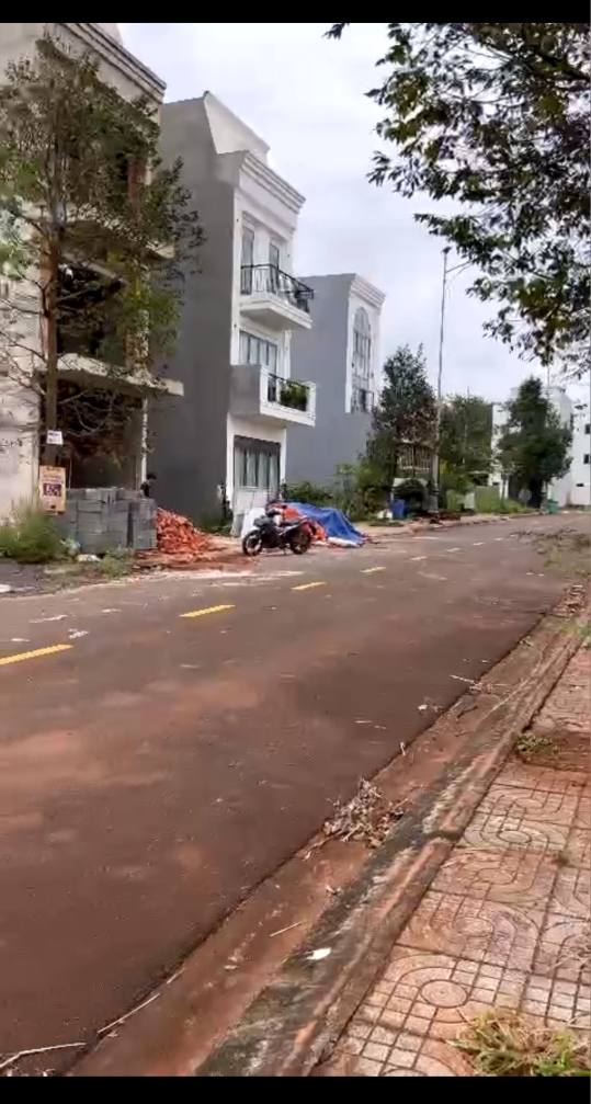 Đất nền Khu đô thị Ân Phú Buôn Ma Thuột 100m² giá 3.55 tỷ - Vị trí lý tưởng để ở!