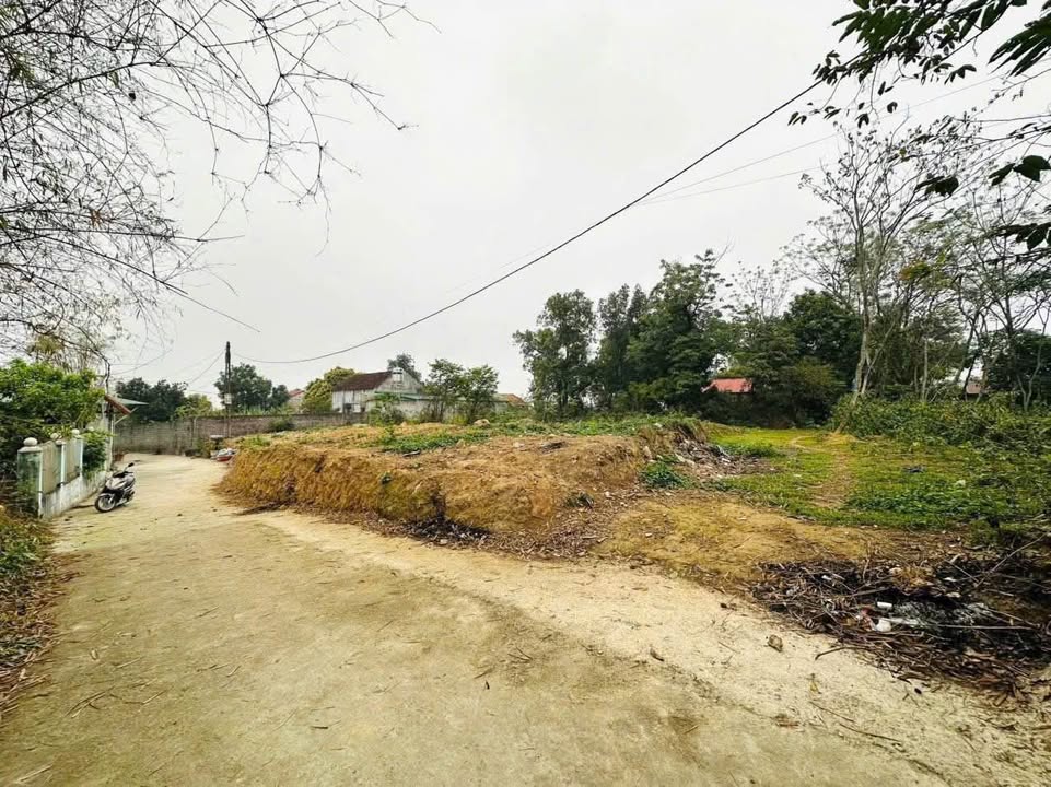 Đất góc 2 mặt tiền Phú Sơn Ba Vì 678m² giá 2 tỷ - Đường ô tô vào tận nơi!