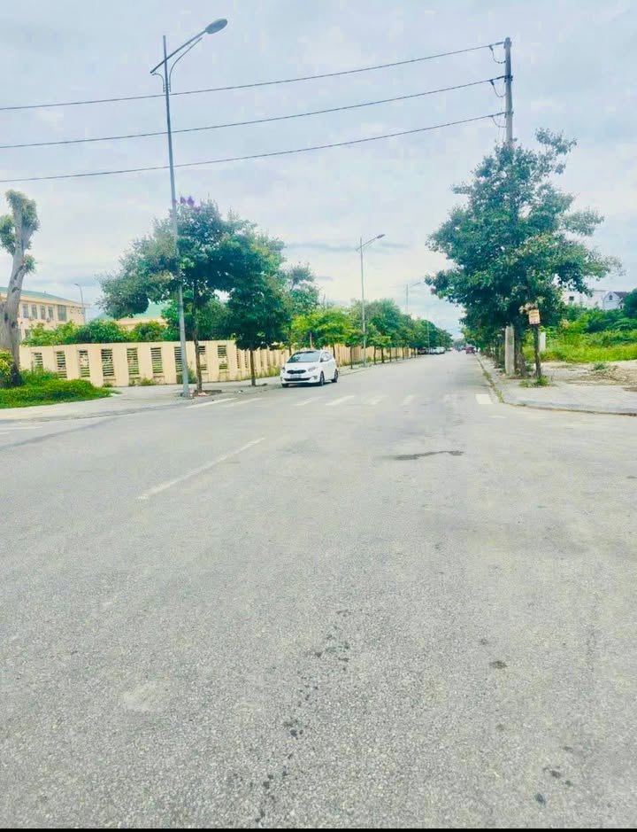 Lô đất Quán Bàu 141m² giá 5 tỷ - Đường 15m duy nhất khu vực!