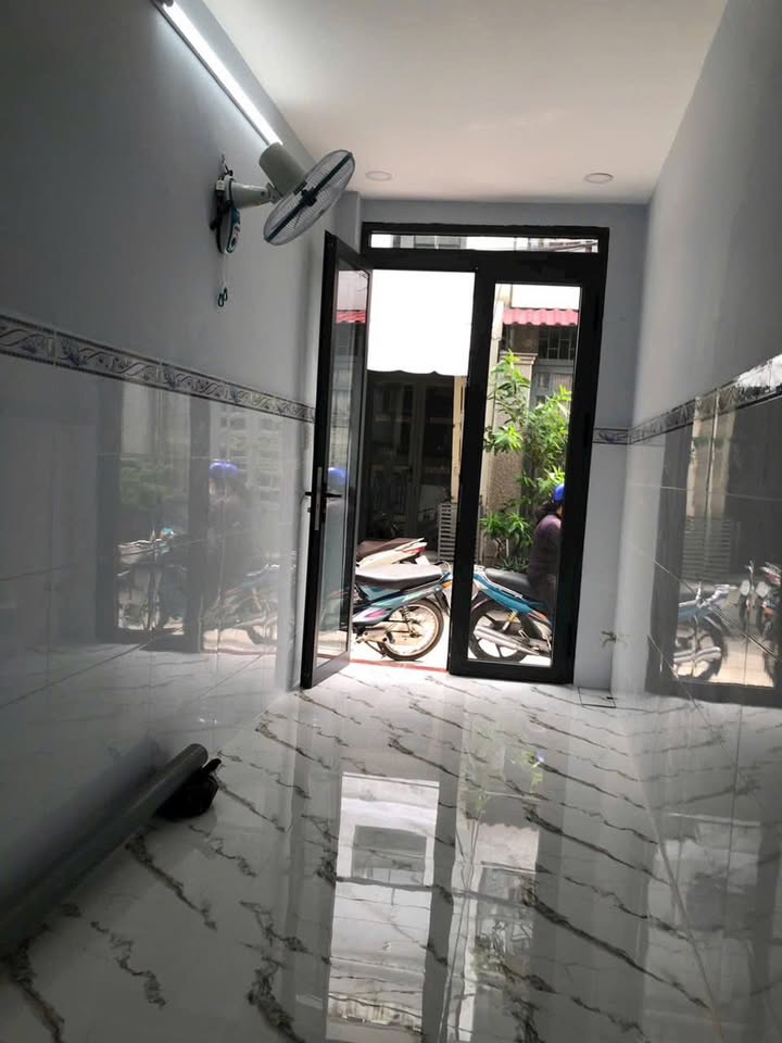 Nhà mặt tiền khu CX Phạm Văn Chí, Quận 6, 15.66m², giá 2.45 tỷ - Cơ hội sở hữu ngay!