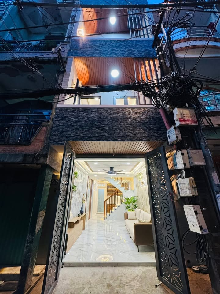 Nhà riêng Quận 5 24m² giá 5.98 tỷ - Ô tô vào tận cửa!