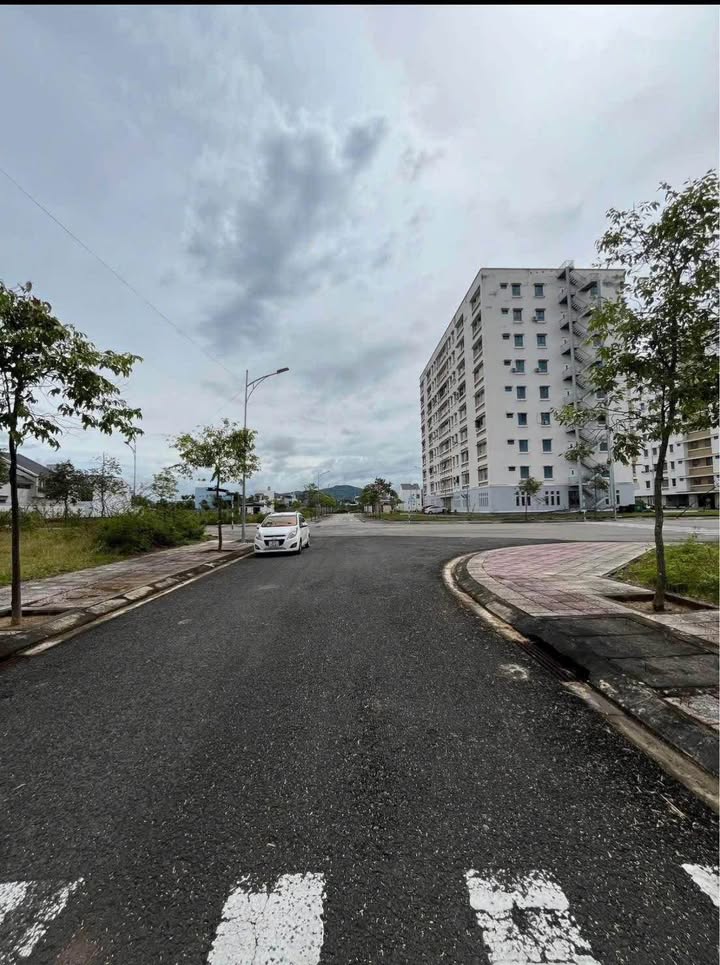 Đất nền đường Ngô Gia Khảm, Khu đô thị Nam Đăkla, 348m² giá 3.99 tỷ - Cơ hội đầu tư tuyệt vời!