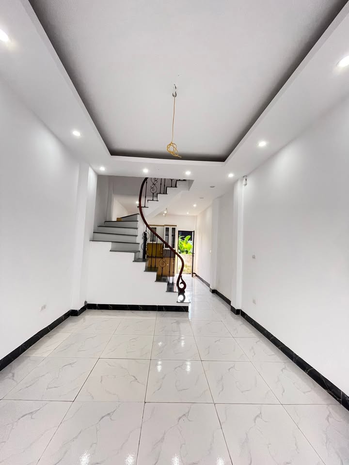 Nhà mới Thanh Oai 35m² giá 2.1 tỷ - Ô tô đỗ cửa, Lô góc 2 mặt thoáng!