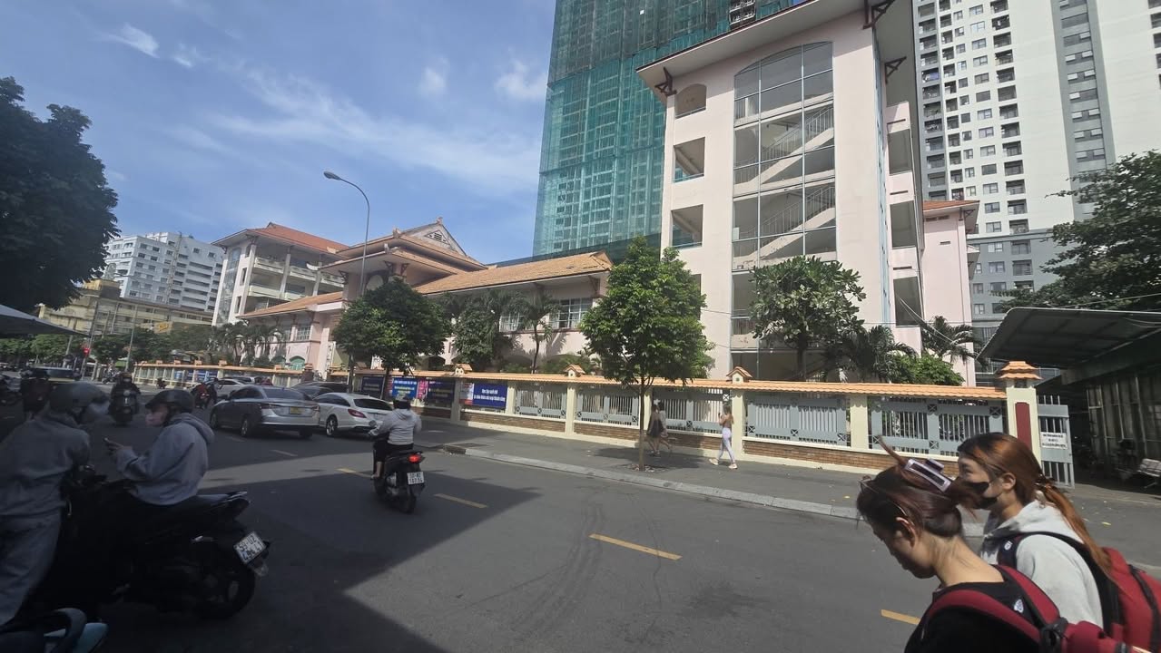 FrontHouse quận 1 Nguyễn Khắc Nhu 330m² giá 185 tỷ - Cơ hội đầu tư vàng!