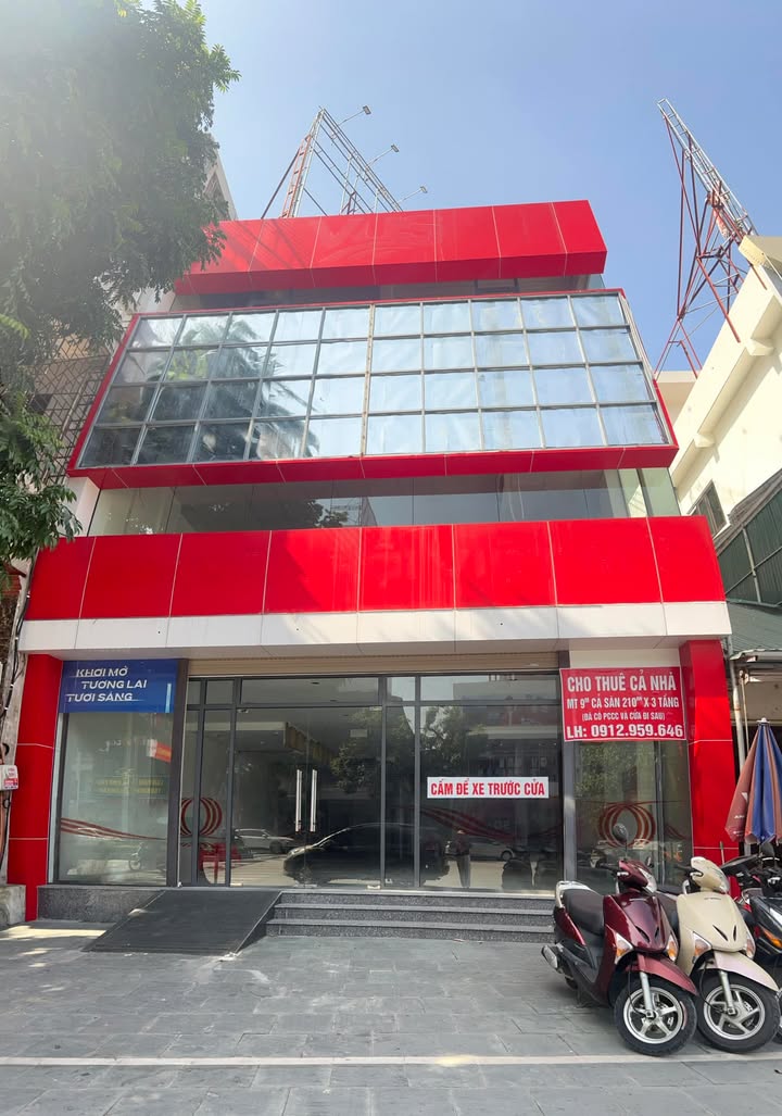 Tòa nhà cho thuê mặt phố Trần Phú, 210m² - Địa điểm vàng cho thương hiệu phát triển!