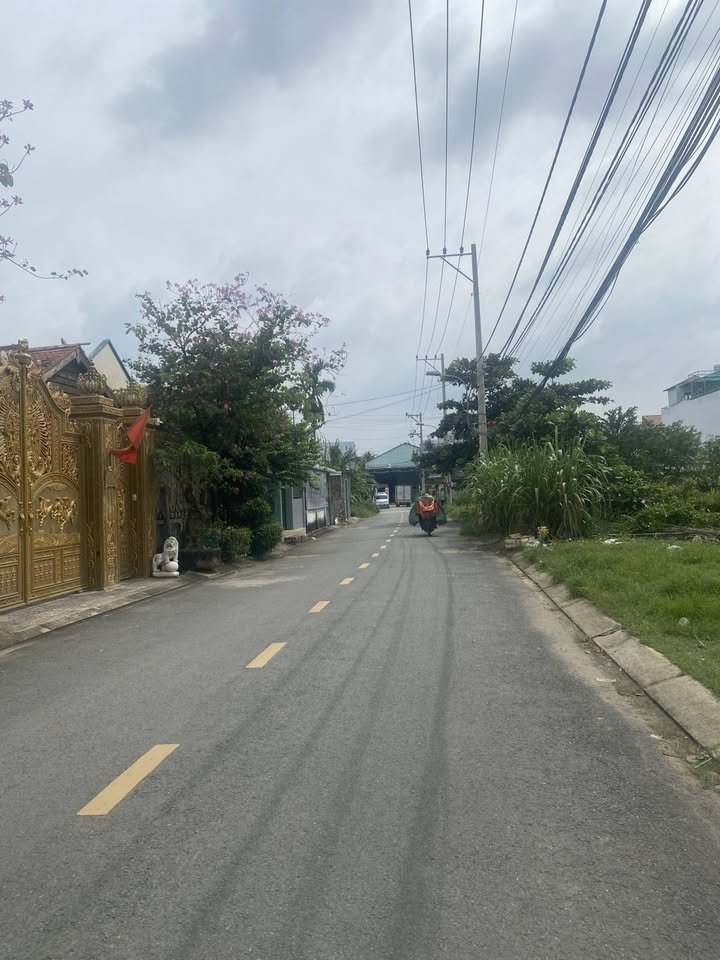 Nhà cấp 4 mặt tiền Đs9, Long Trường, Quận 9 - Đầu tư sinh lời, giá chỉ 5.2 tỷ!