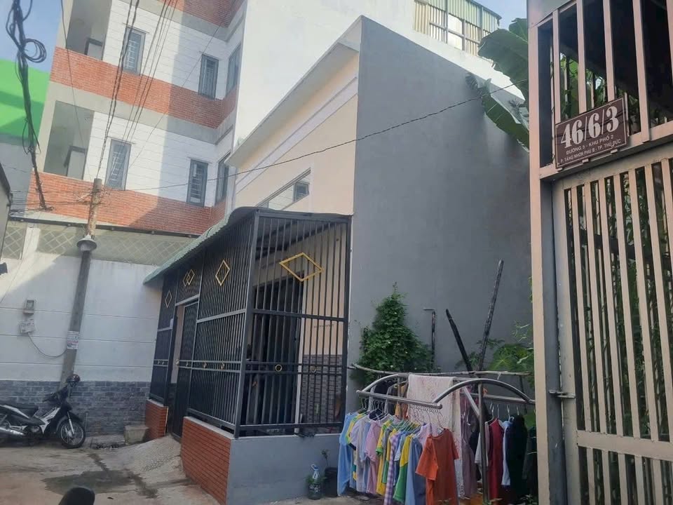 Đất hẻm xe hơi 62m² Quận 9 giá 4.45 tỷ - Sổ riêng, gần Lê Văn Việt!