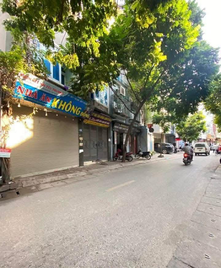 Bán nhà mặt phố 8/3 Quận Hai Bà Trưng 113m² giá 45 tỷ - Đầu tư sinh lời ngay!