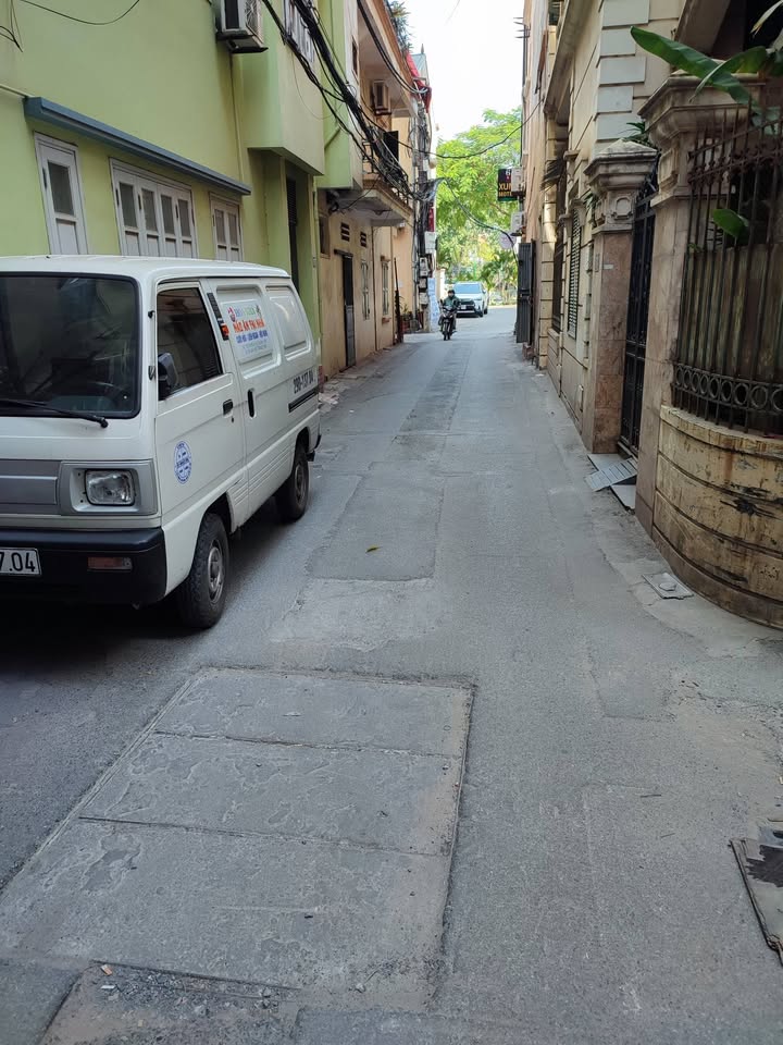 Đất mặt tiền Láng Hạ 180m² giá 41.5 tỷ - Đầu tư lý tưởng cho văn phòng và căn hộ dịch vụ!