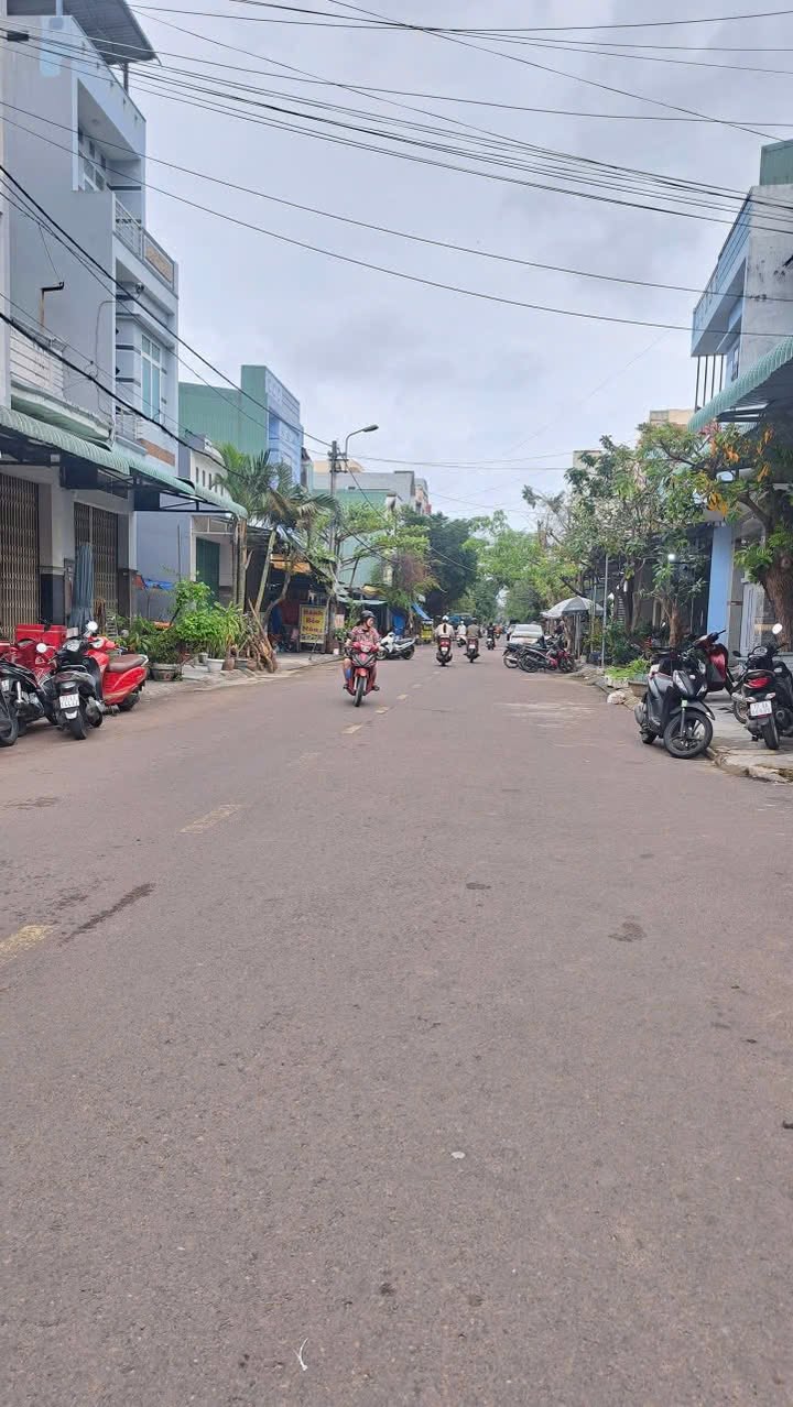 Nhà mặt tiền đường Lê Đại Hành, Quy Nhơn 64m² giá 3.95 tỷ - Kinh doanh thuận lợi!