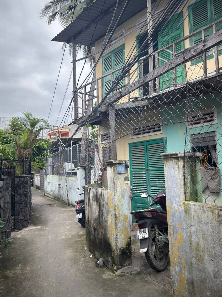 Đất nền Nha Trang 100m² giá chỉ 2 tỷ - Sổ hồng chính chủ, vị trí đắc địa!