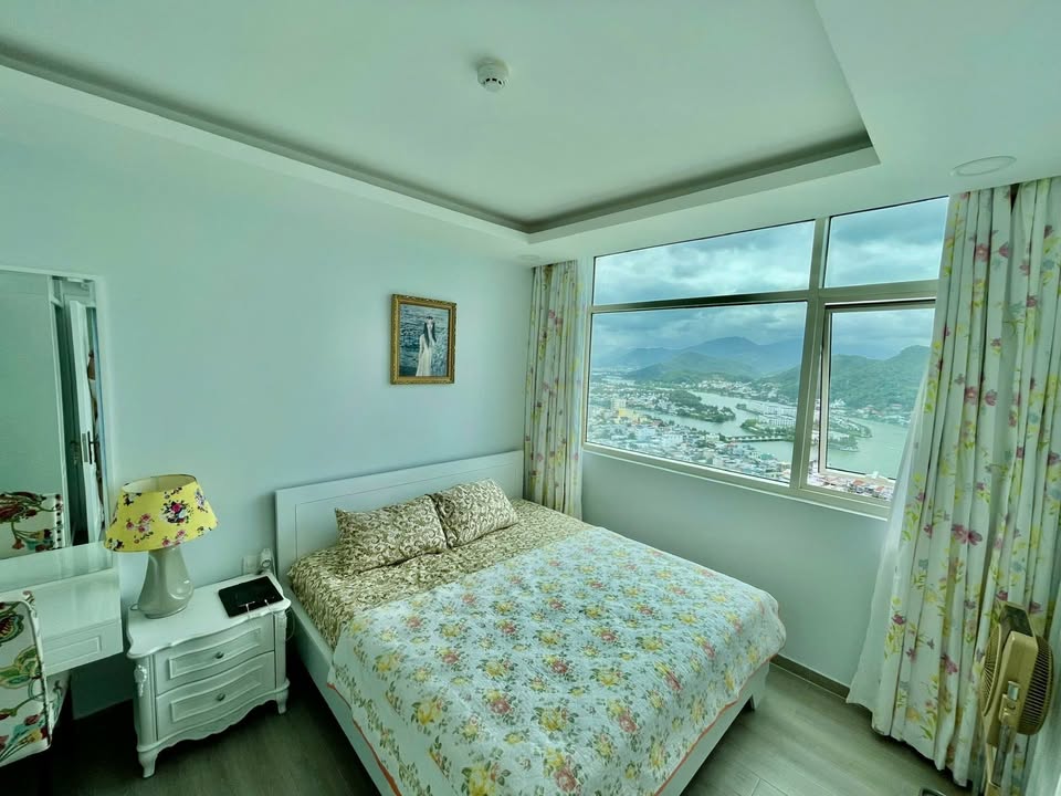 Căn hộ Mường Thanh Nha Trang 122m² giá 7.5 tỷ - View sông biển tuyệt đẹp!