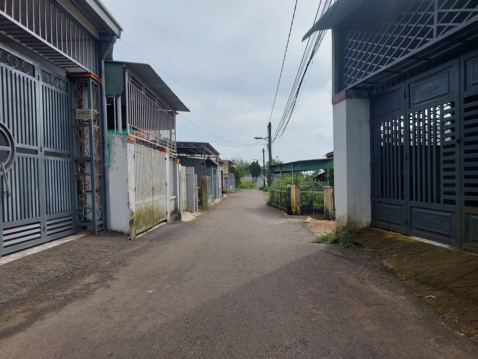 Đất mặt tiền hẻm Bùi Thị Xuân, Bảo Lộc, 300m² giá 1.7 tỷ - Cơ hội đầu tư tốt!