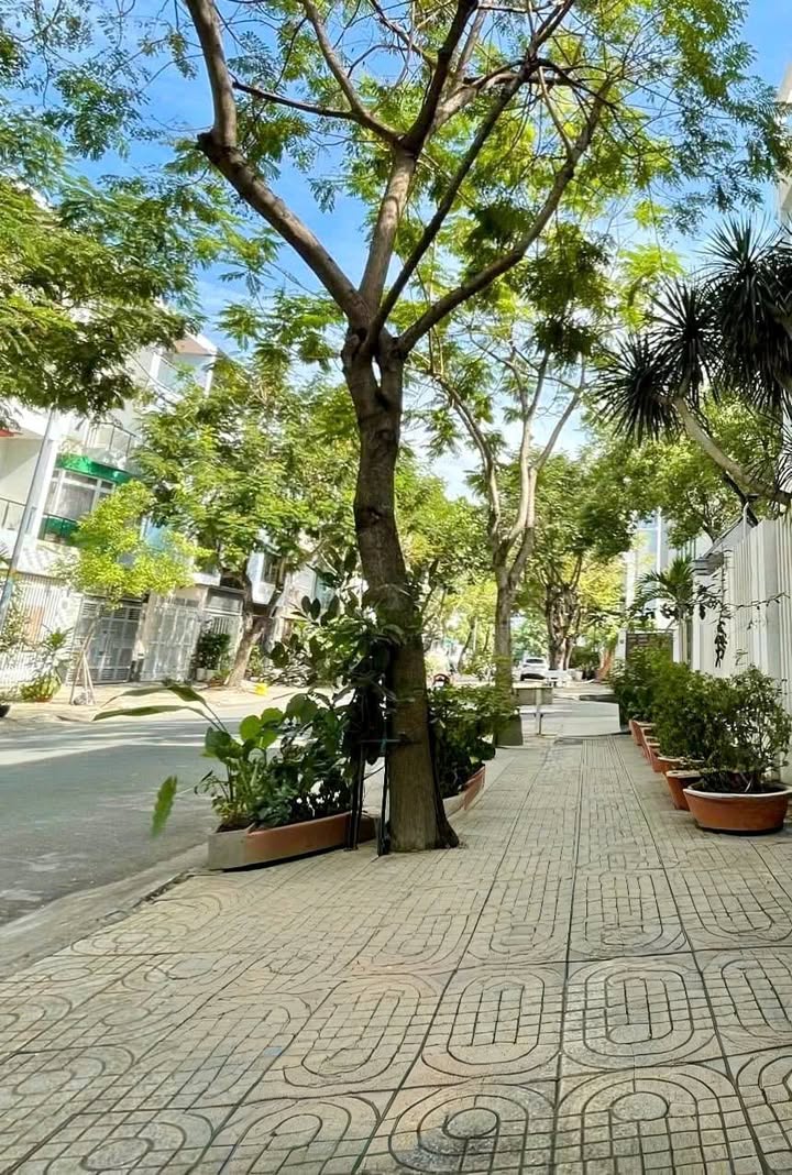 Nhà mặt tiền Lâm Văn Bền, quận 7, 72m² giá 13.68 tỷ - Đầu tư sinh lời ngay!