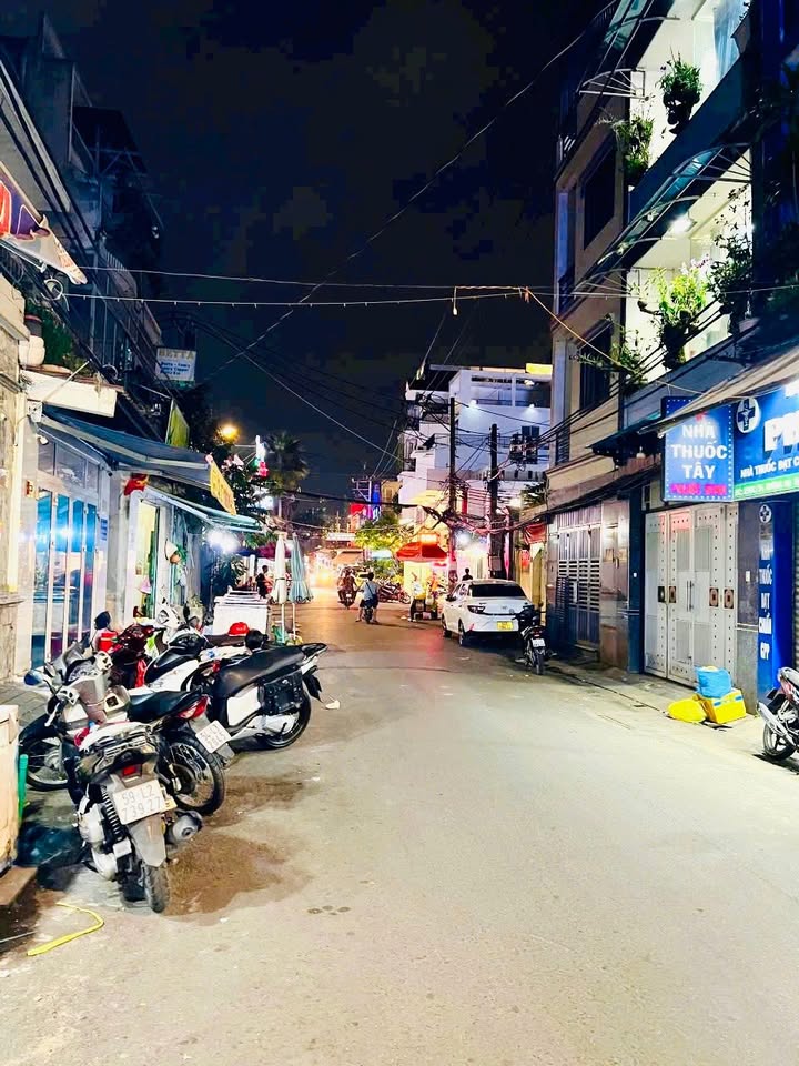 Nhà hẻm xe hơi tránh nhau tại Dương Bá Trạc, Quận 8 - 5.35 tỷ, sổ hồng chính chủ!