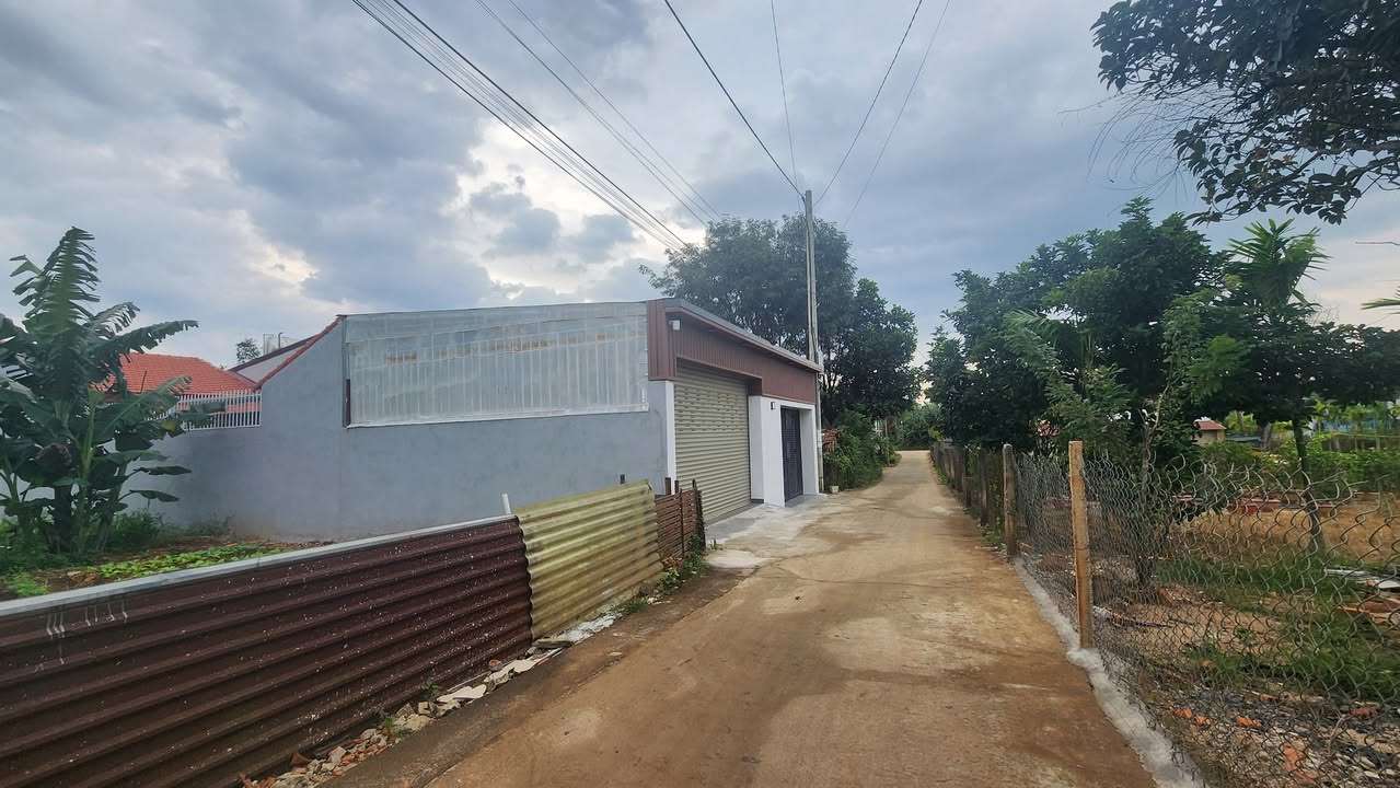 Nhà phố Ea Tam, Buôn Ma Thuột 110m² giá 1.75 tỷ - Tiện nghi, gần đại học!